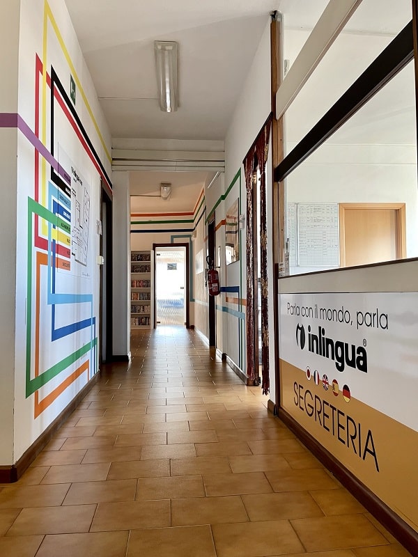 corridoio uffici inlingua Sassari